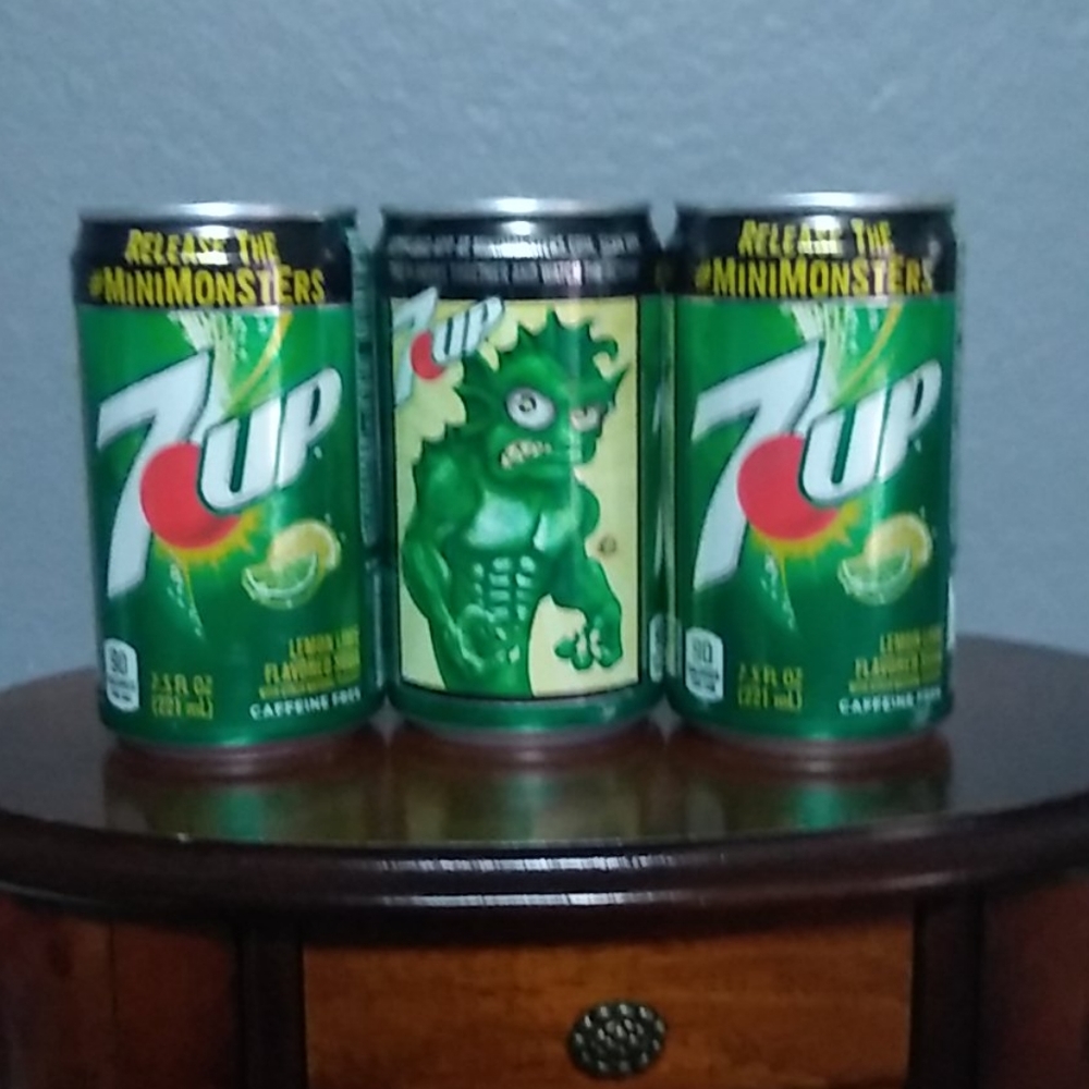 7up in can. 3 unopened cans.